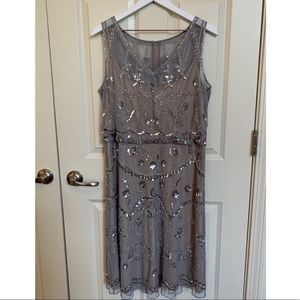 Adrianna Papell: V-Neck embellished dress 👗